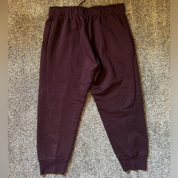 Nike cropped joggers - Picture 2 of 3